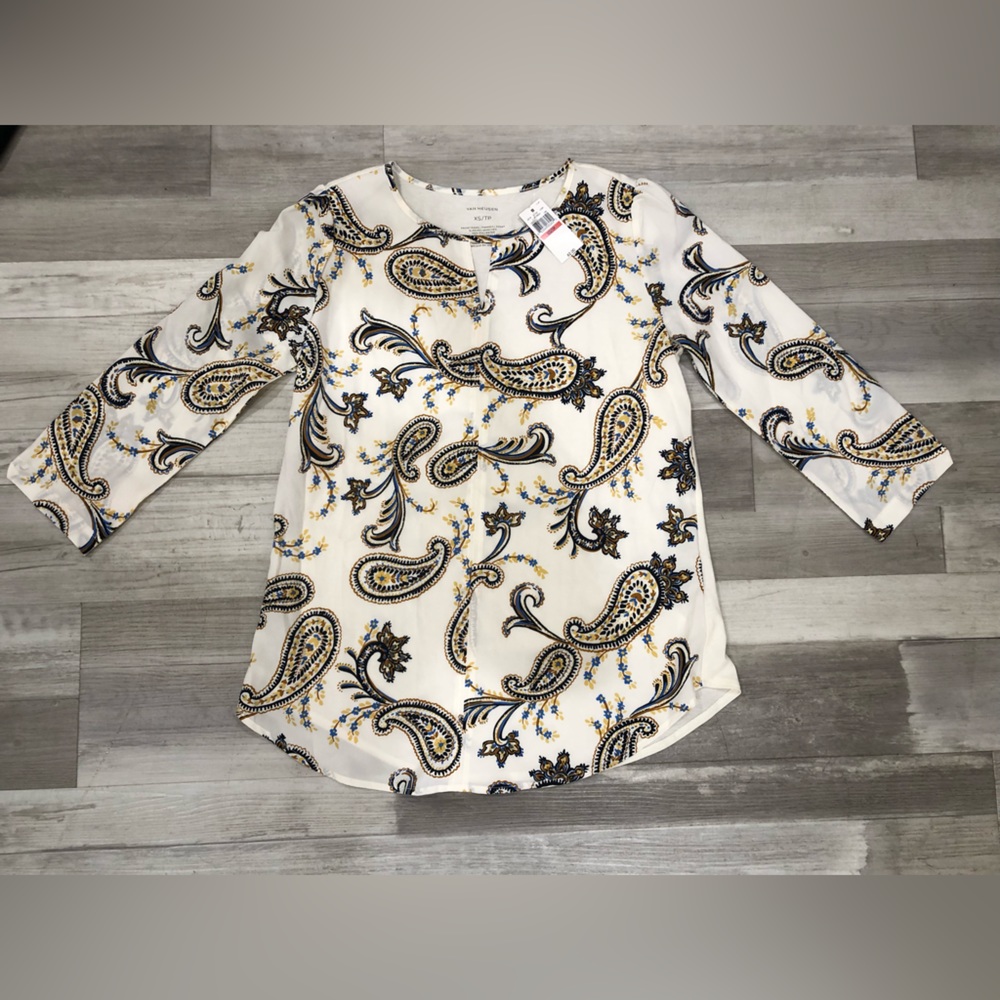 Women Van Heusen T-shirt New with tag